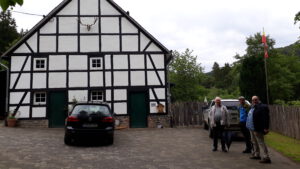 Read more about the article Außenstammtisch in Medelon mit vorherigem Besuch des Forsthauses Kaltenscheid